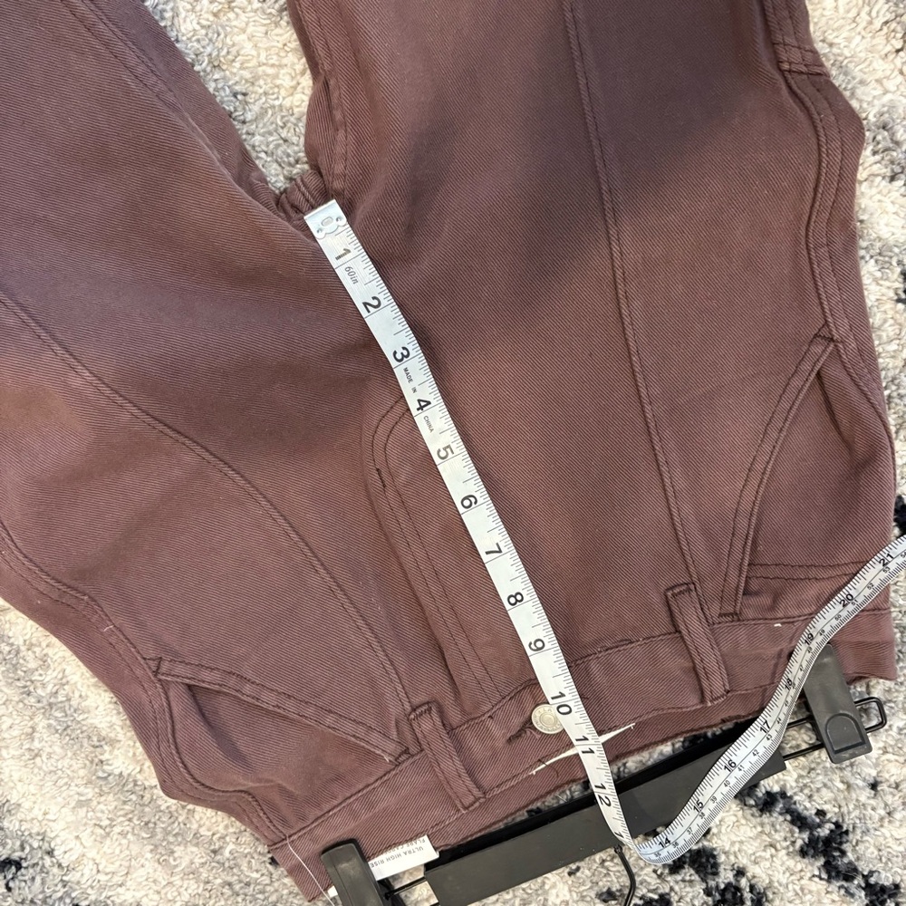 Pacsun Women’s Ultra High Rise Flare Carpenter Jeans Size 27 Brown - Picture 9 of 10